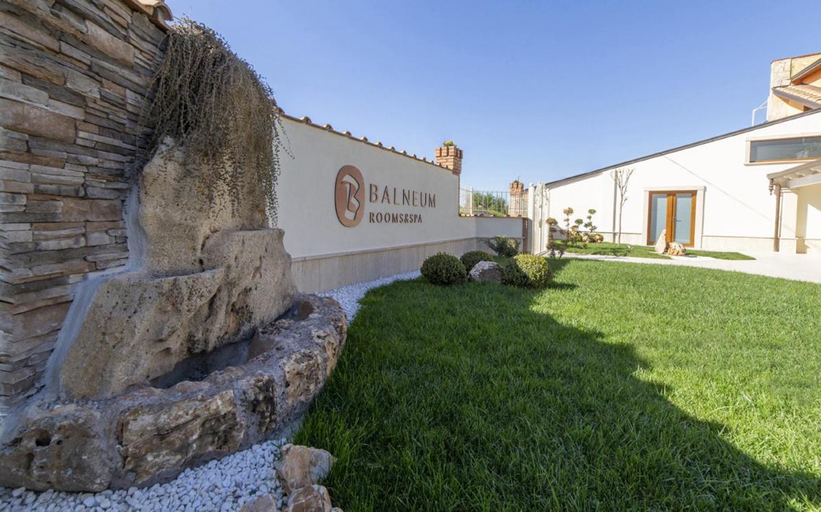 Hotel Balneum & *